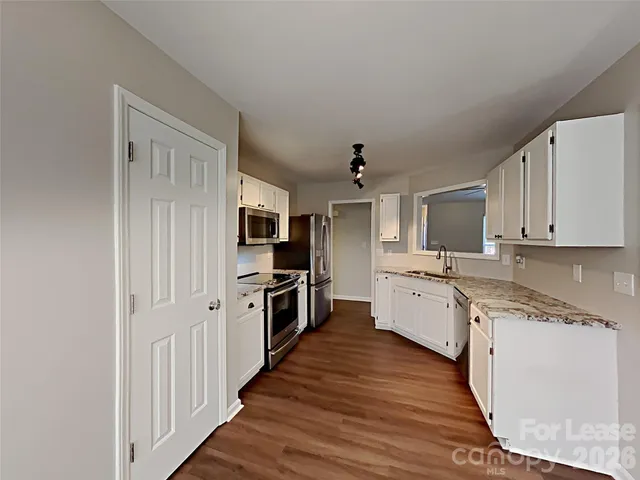 $2,095 | 1040 Chaucery Lane, Matthews, NC 28104