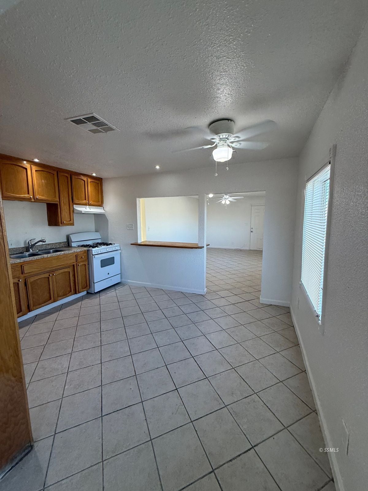 1032 West Coronado Avenue Ridgecrest, CA 93555 - Photo 5 of 24 Gallery Image 5