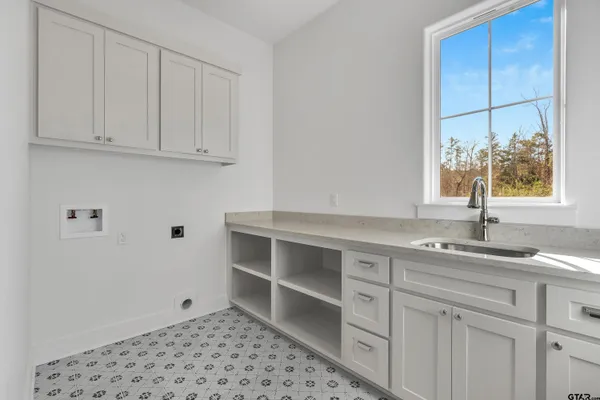 $725,000 | 260 Granite Lane, Hallsville, TX 75650
