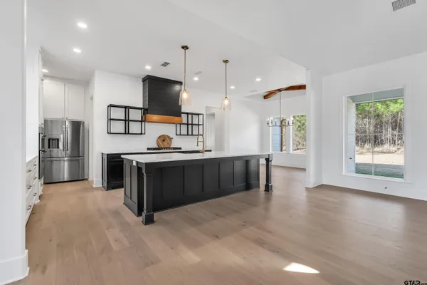 $725,000 | 260 Granite Lane, Hallsville, TX 75650