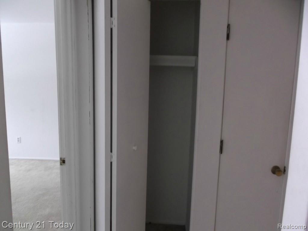 25661 Lahser Road, Unit 41 Southfield, MI 48033 - Photo 18 of 23