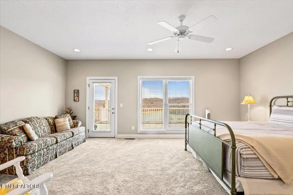 $999,000 | 340 Deer Meadow Circle, La Follette, TN 37766