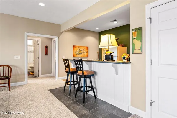 $999,000 | 340 Deer Meadow Circle, La Follette, TN 37766