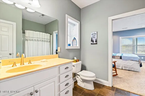 $999,000 | 340 Deer Meadow Circle, La Follette, TN 37766