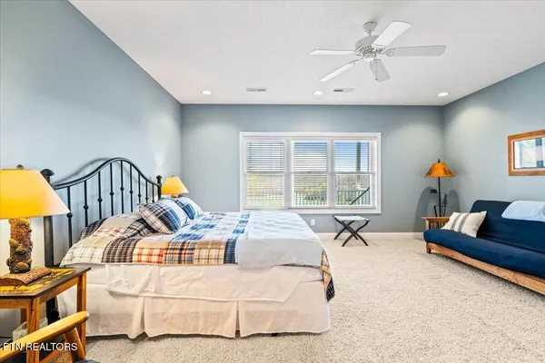 $999,000 | 340 Deer Meadow Circle, La Follette, TN 37766