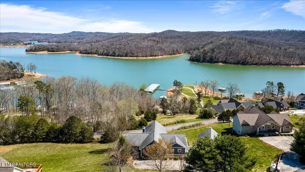 $999,000 | 340 Deer Meadow Circle, La Follette, TN 37766