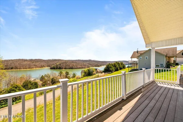 $999,000 | 340 Deer Meadow Circle, La Follette, TN 37766
