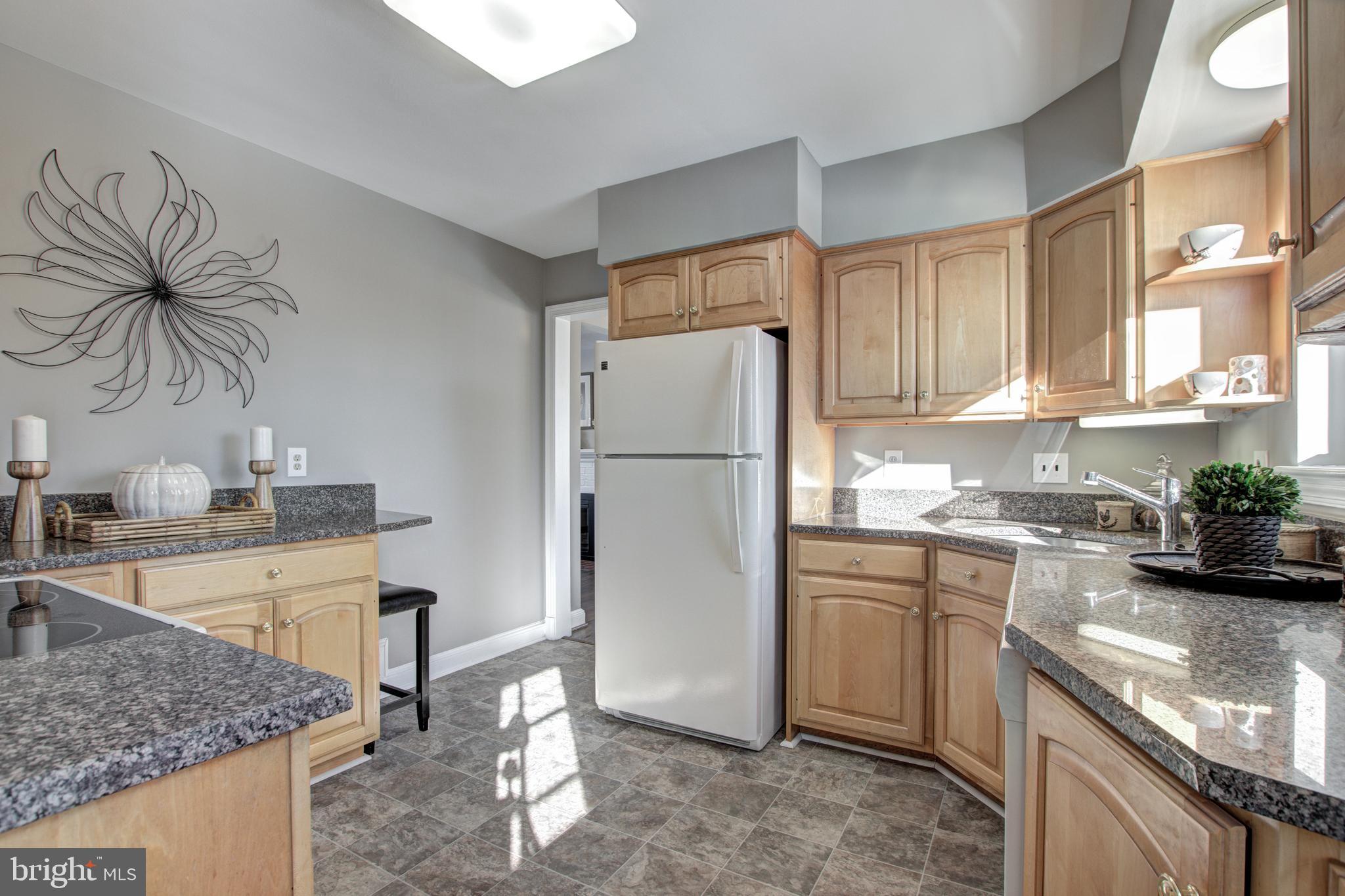 5915 Erving Street Springfield, VA 22150 - Photo 4 of 37