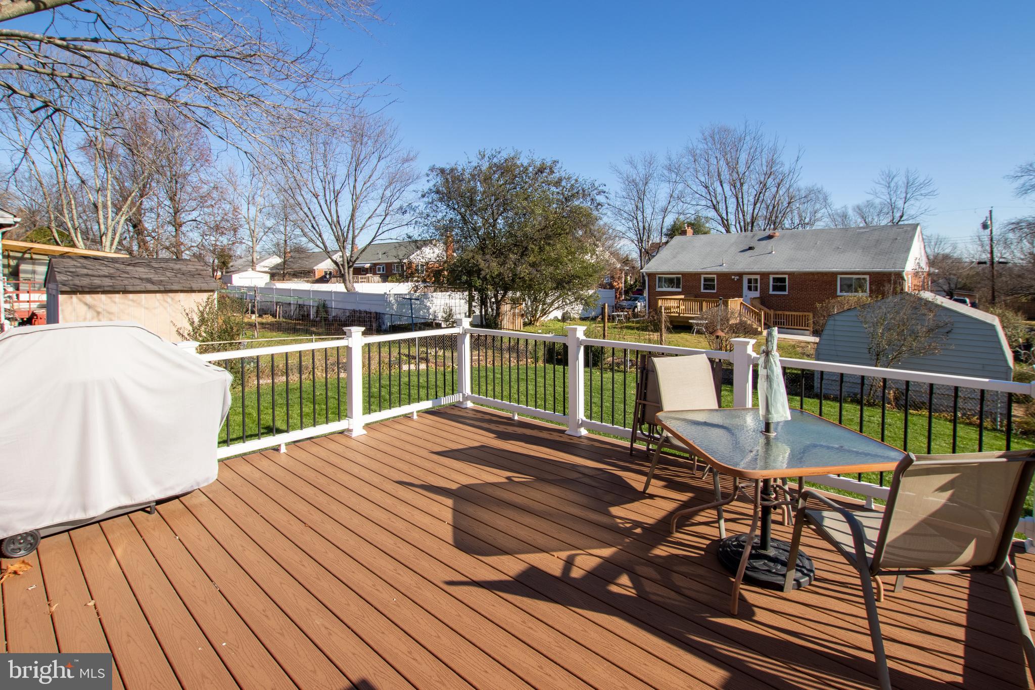 5915 Erving Street Springfield, VA 22150 - Photo 7 of 37