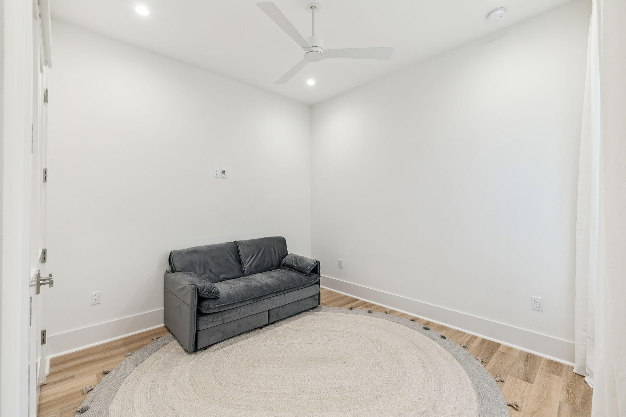 41 West Pollard Cove Inlet Beach Inlet Beach, FL 32461 - Photo 31 of 54 a living room with furniture and a white wall