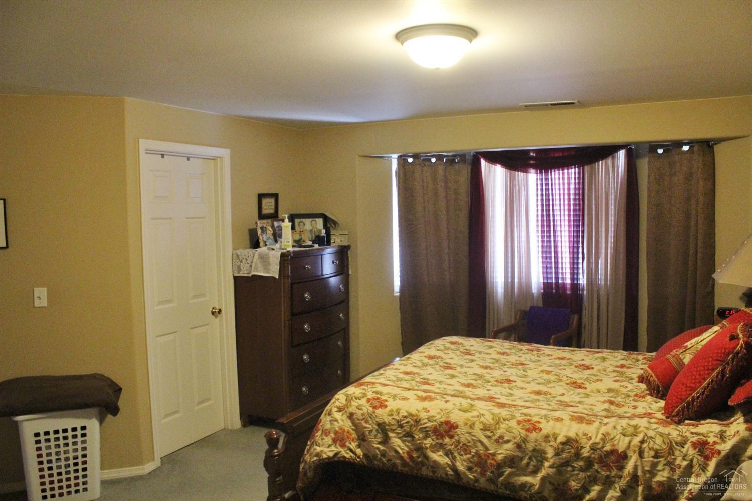 1773 Southeast Riviera Drive Bend, OR 97702 - Photo 13 of 19 Additional Photo