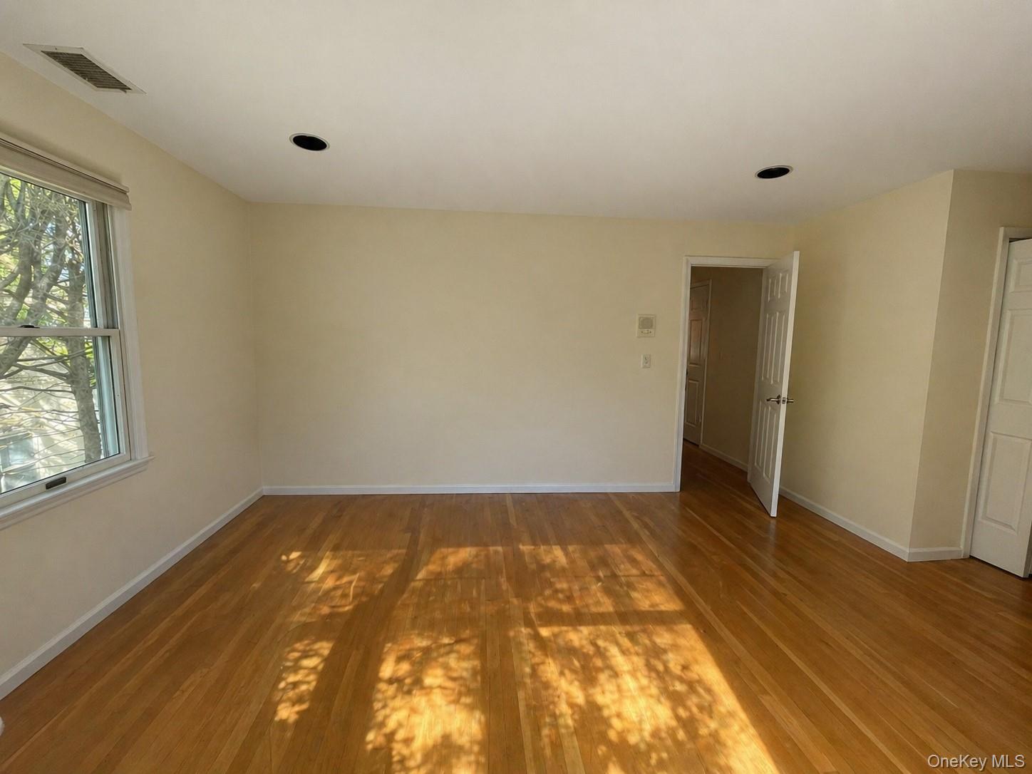 179 Clarence Road Scarsdale, NY 10583 - Photo 11 of 20