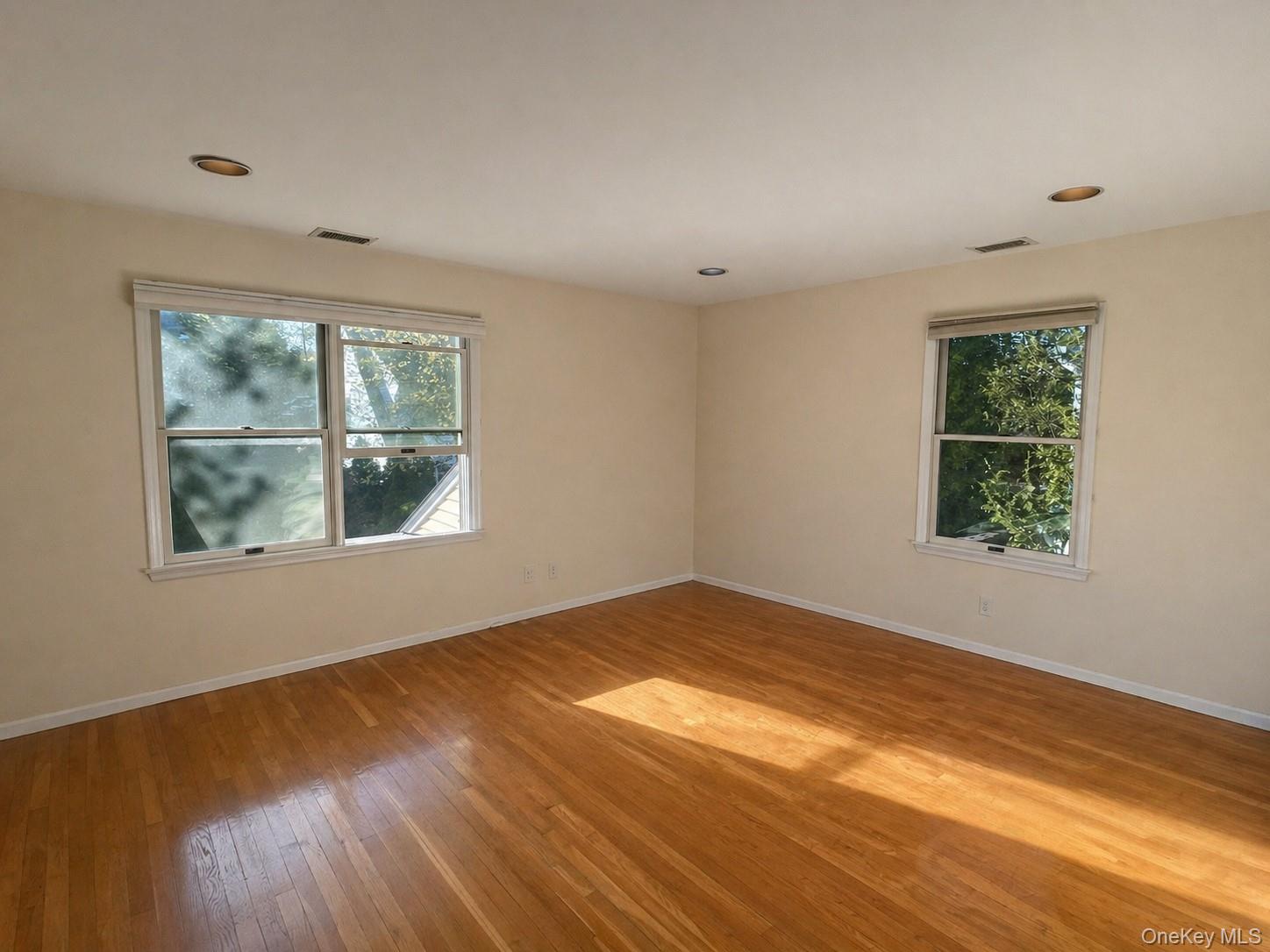 179 Clarence Road Scarsdale, NY 10583 - Photo 12 of 20