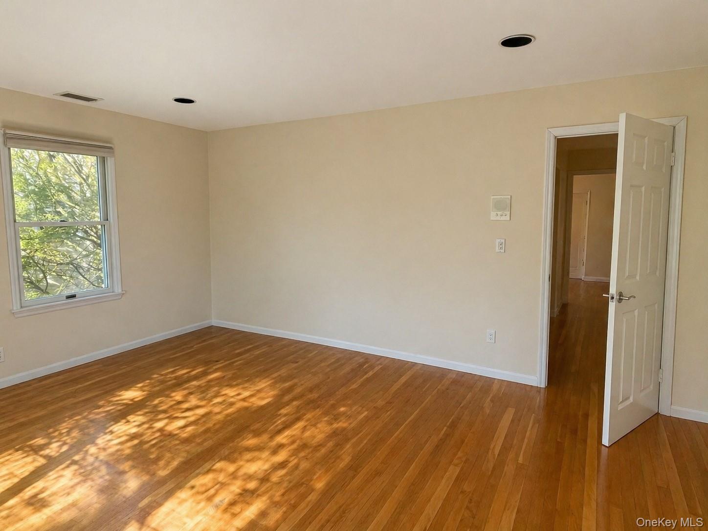 179 Clarence Road Scarsdale, NY 10583 - Photo 13 of 20