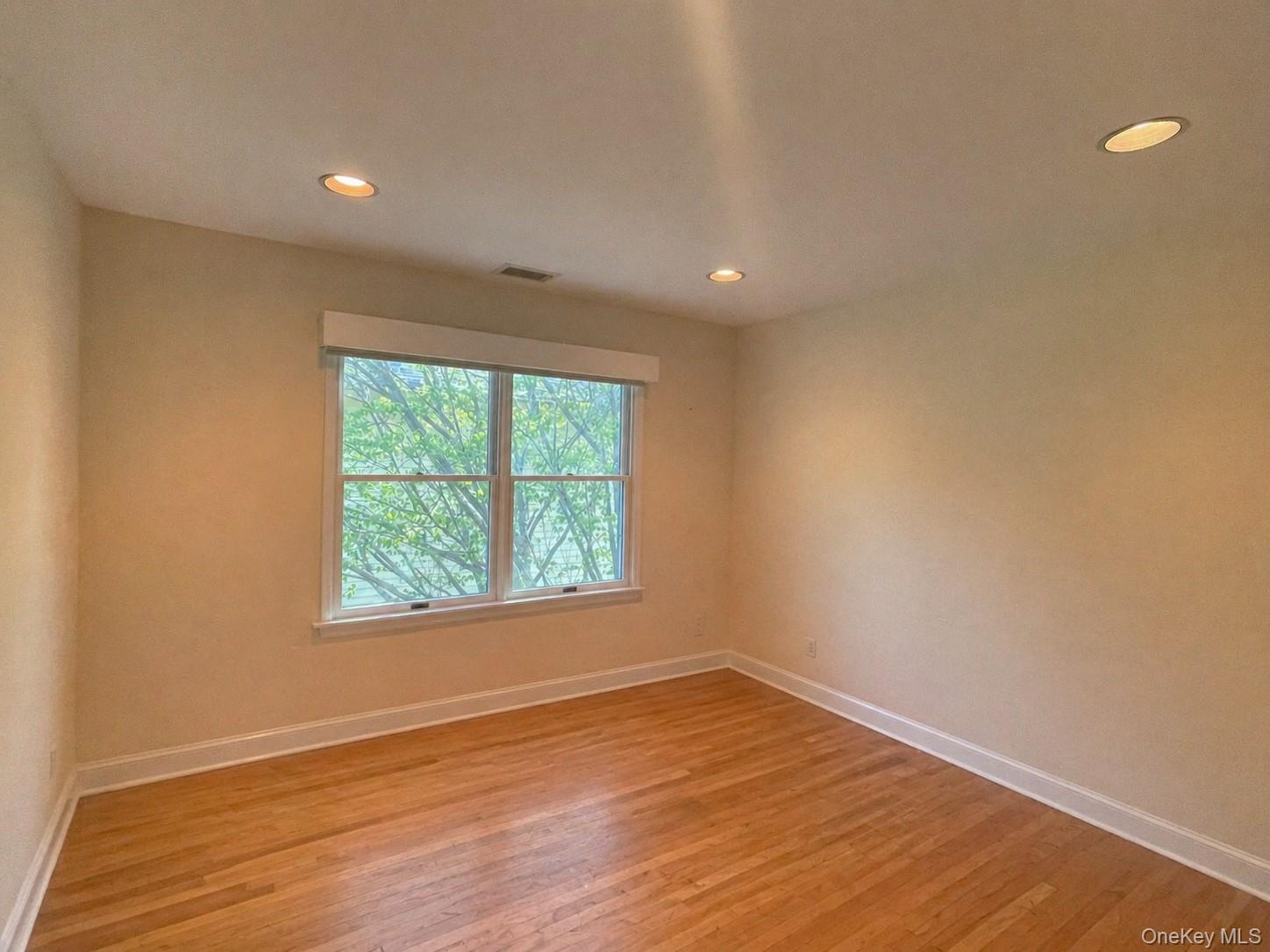 179 Clarence Road Scarsdale, NY 10583 - Photo 16 of 20