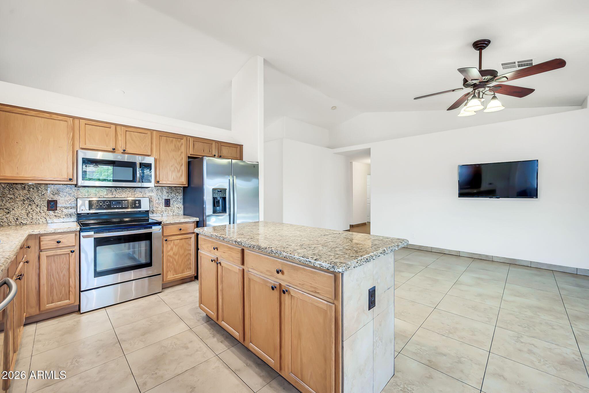 3048 East Erie Street Gilbert, AZ 85295 - Photo 17 of 47 Kitchen
