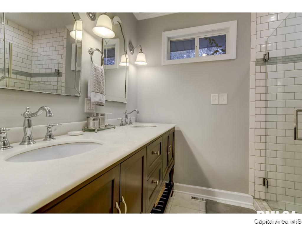 2016 Lindsay Road Springfield, IL 62704 - Photo 20 of 29