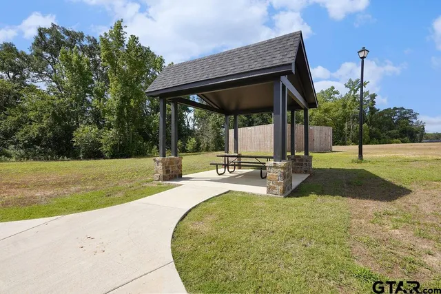 $2,500 | 17127 Meadowview Lane, Lindale, TX 75771