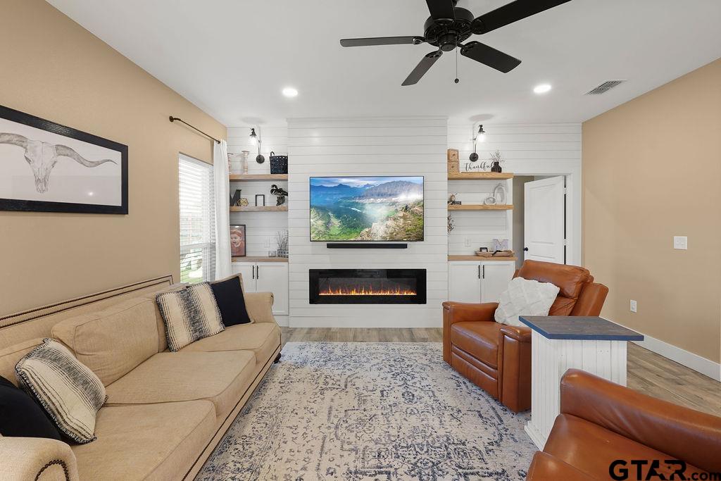 17127 Meadowview Lane Lindale, TX 75771 - Photo 3 of 33