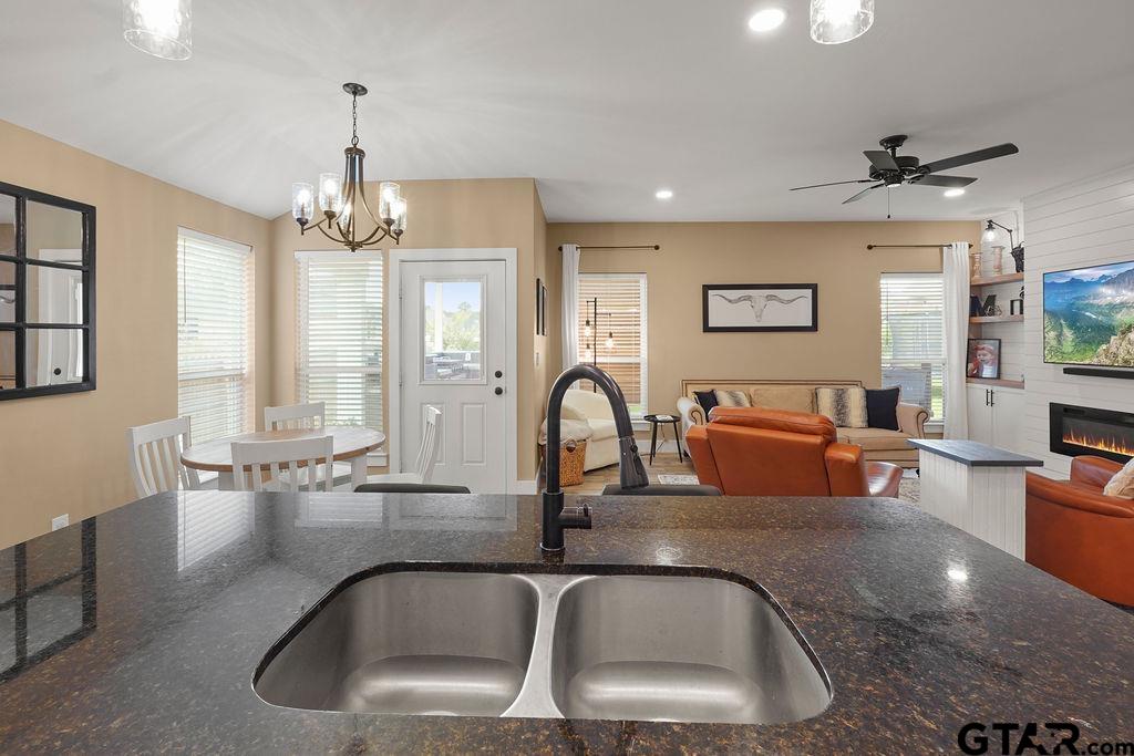 17127 Meadowview Lane Lindale, TX 75771 - Photo 10 of 33