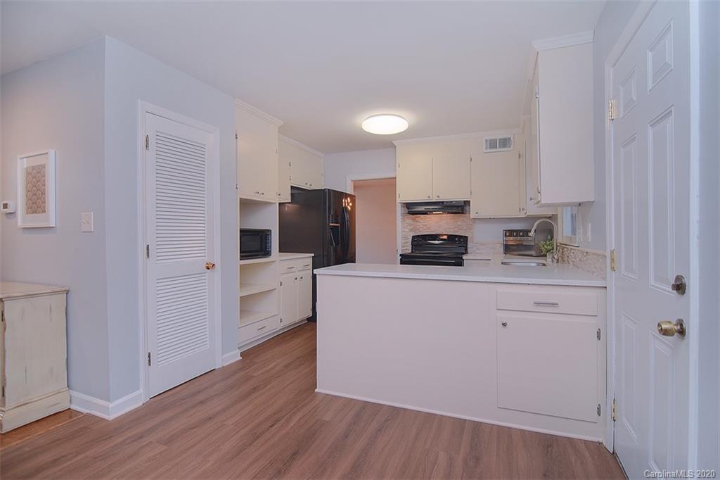 822 Lansdowne Road Charlotte, NC 28270 - Photo 14 of 32 Gallery Image 14