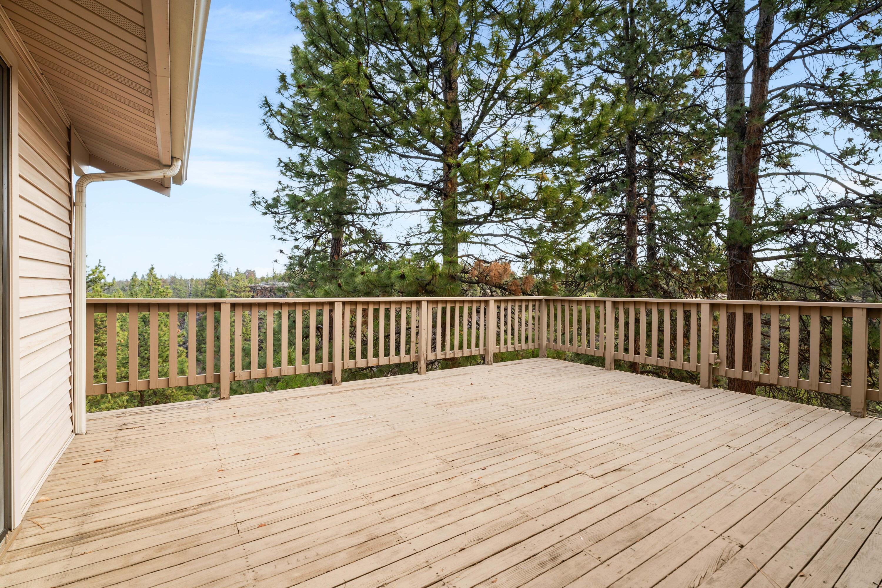 1670 Northwest Putnam Road Bend, OR 97703 - Photo 29 of 40 15-Exterior