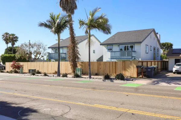 $2,950,000 | 658-660 Santa Fe Drive, Encinitas, CA 92024
