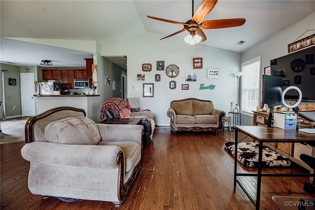 1237 River Shore Place Chester, VA 23836 - Photo 7 of 30 Gallery Image 7