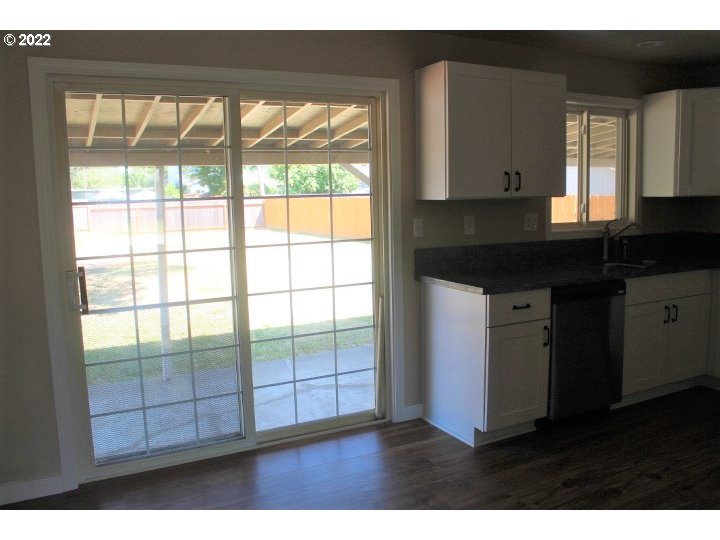 1275 6th Street Springfield, OR 97477 - Photo 15 of 28