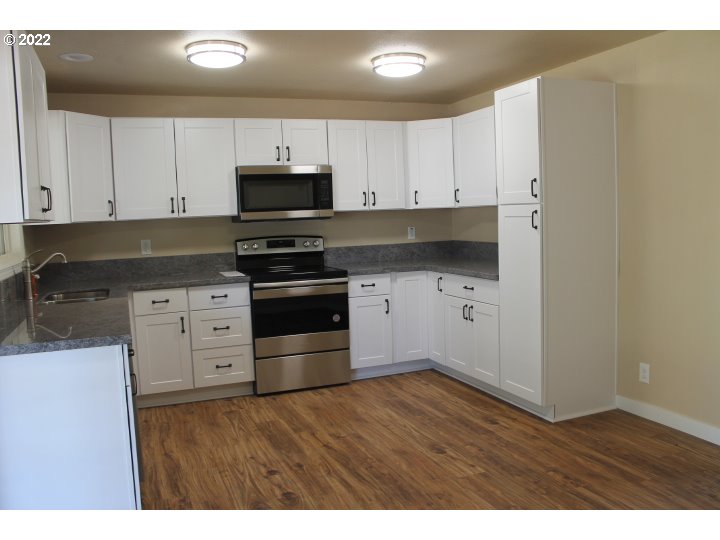 1275 6th Street Springfield, OR 97477 - Photo 17 of 28