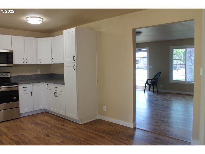 1275 6th Street Springfield, OR 97477 - Photo 18 of 28