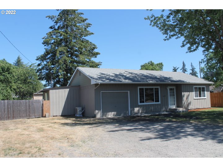 1275 6th Street Springfield, OR 97477 - Photo 4 of 28