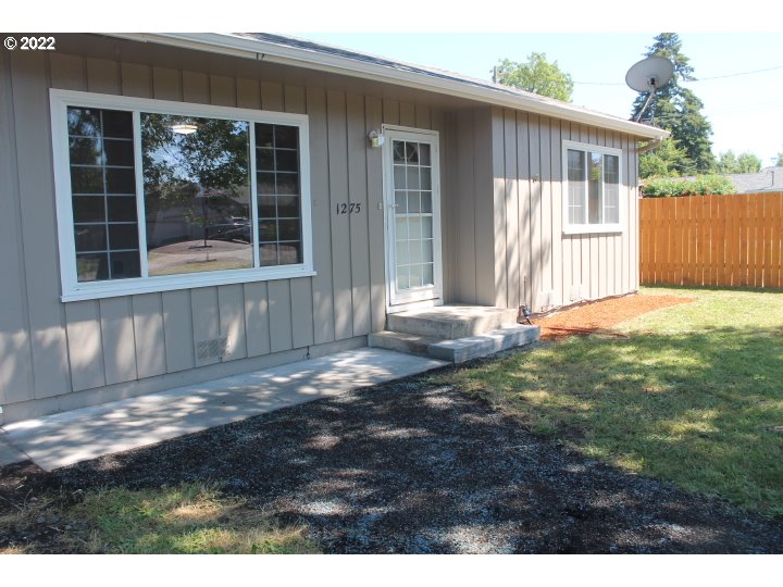 1275 6th Street Springfield, OR 97477 - Photo 5 of 28