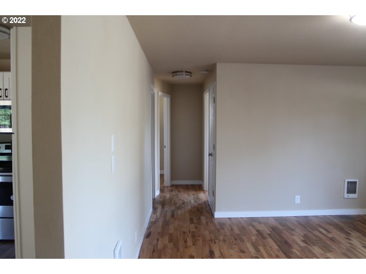 1275 6th Street Springfield, OR 97477 - Photo 7 of 28