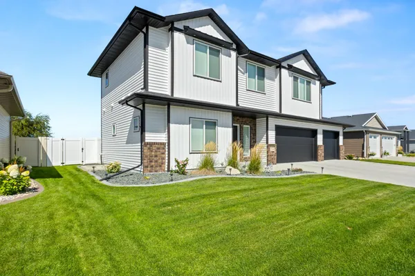 $759,000 | 2240 14th Street West, West Fargo, ND 58078