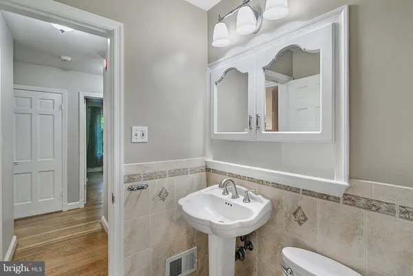 $7,500 | 2108 48th Street Northwest, Washington, DC 20007