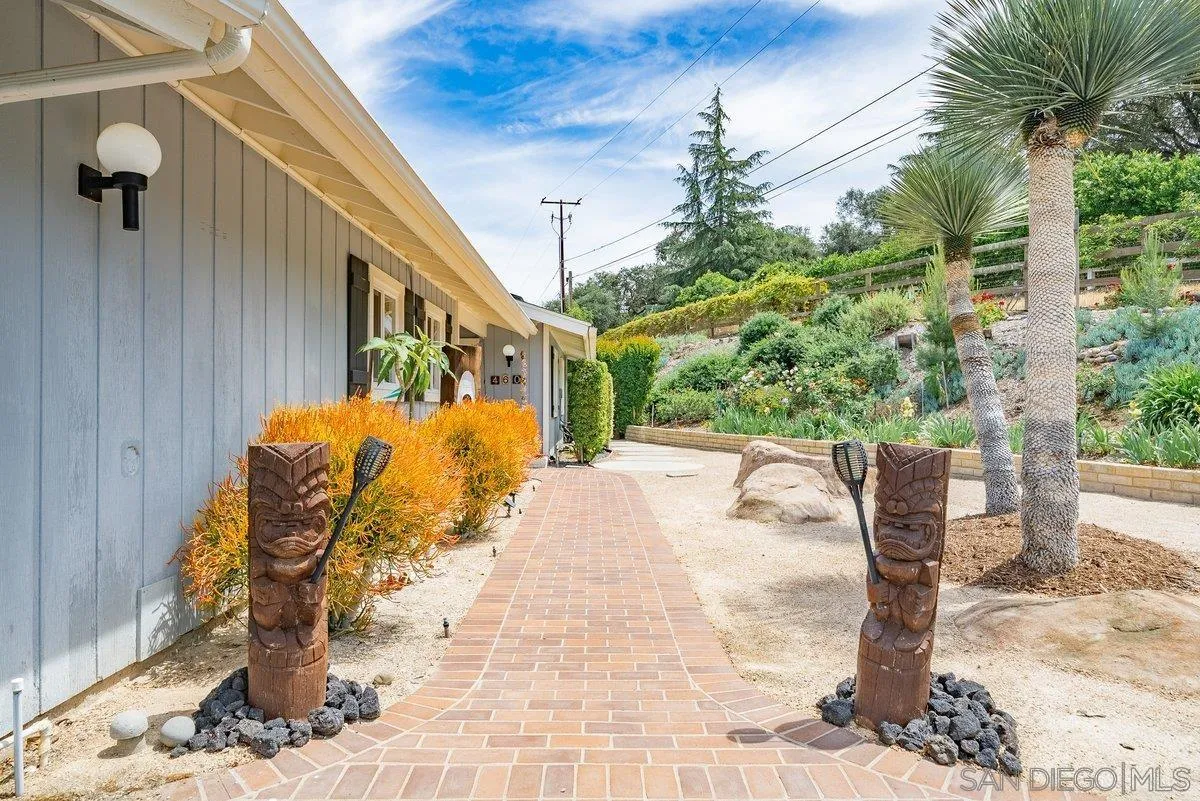 460 Rancho Camino Fallbrook, CA 92028 - Photo 8 of 69 Gallery Image 8