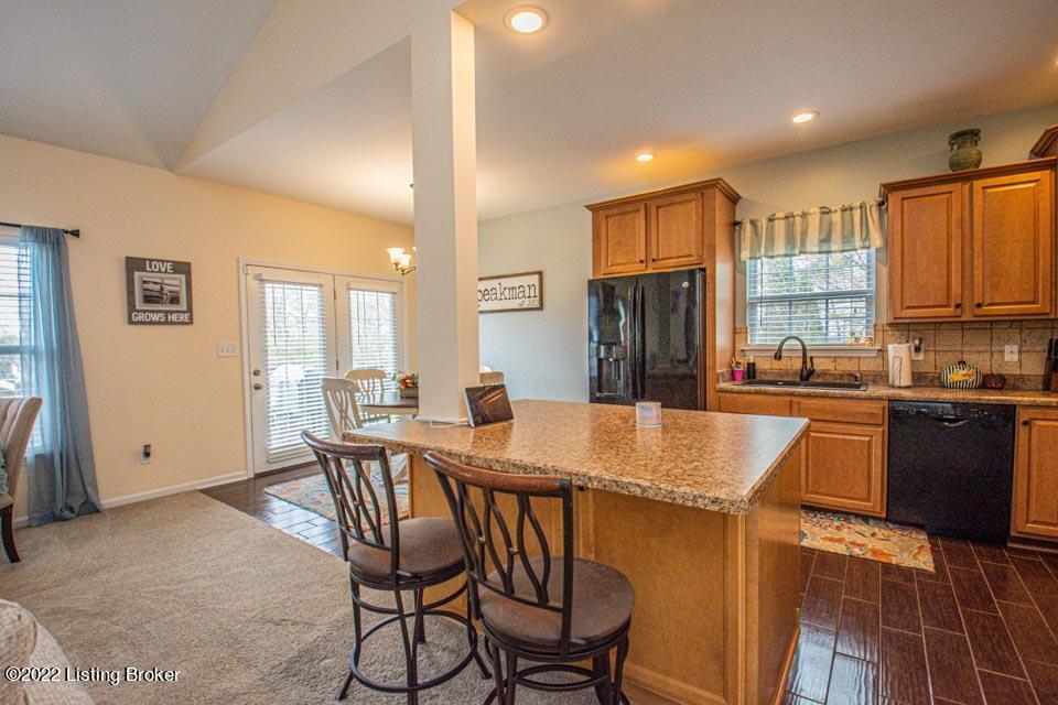 10205 Vantage Road Louisville, KY 40299 - Photo 5 of 30 008_Kitchen