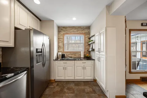 $585,000 | 1555 East River Terrace, Minneapolis, MN 55414