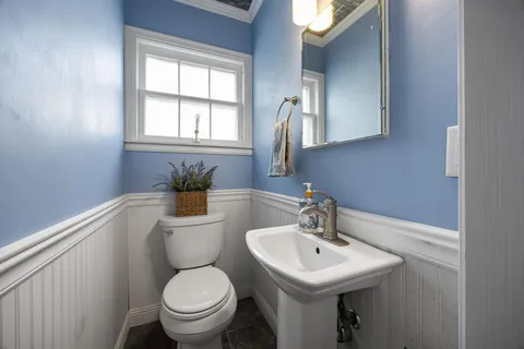 $585,000 | 1555 East River Terrace, Minneapolis, MN 55414