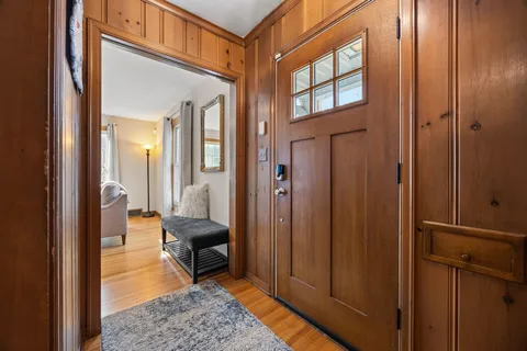 $585,000 | 1555 East River Terrace, Minneapolis, MN 55414