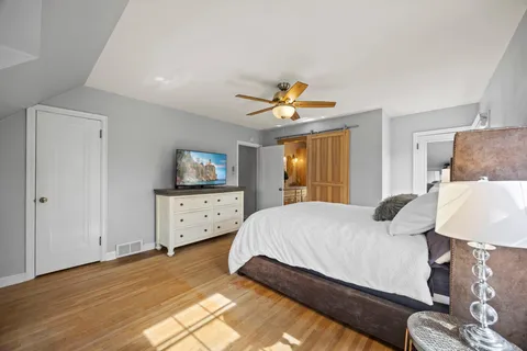 $585,000 | 1555 East River Terrace, Minneapolis, MN 55414