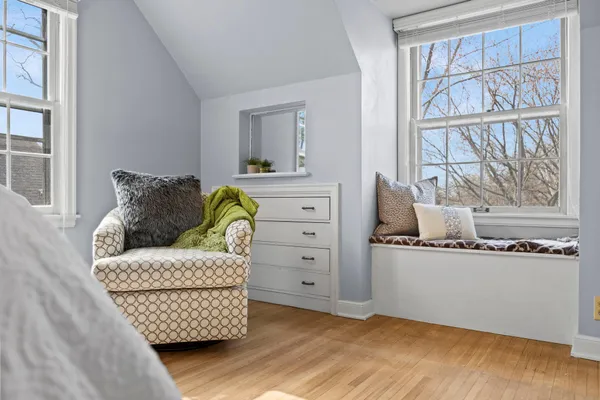 $585,000 | 1555 East River Terrace, Minneapolis, MN 55414
