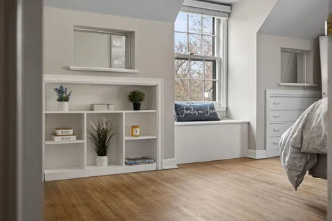 $585,000 | 1555 East River Terrace, Minneapolis, MN 55414