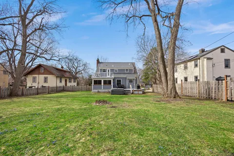 $585,000 | 1555 East River Terrace, Minneapolis, MN 55414