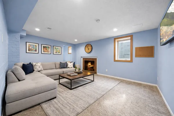 $585,000 | 1555 East River Terrace, Minneapolis, MN 55414