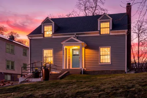 $585,000 | 1555 East River Terrace, Minneapolis, MN 55414