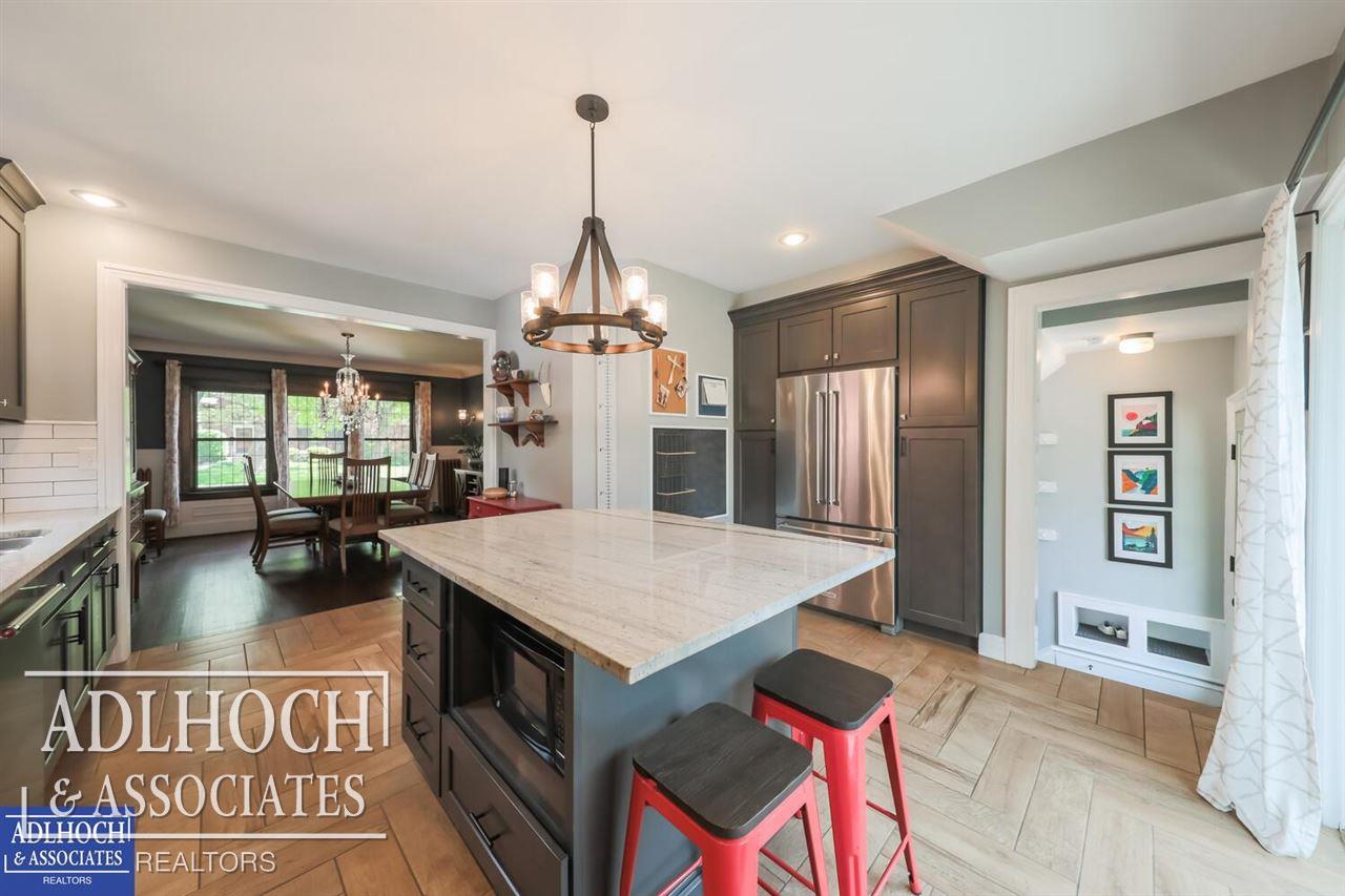 705 Barrington Road Detroit, MI 48215 - Photo 17 of 35 50075047-16.JPG