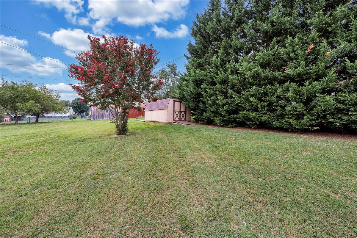 523 Decatur Drive Salem, VA 24153 - Photo 6 of 31 07-D R E A M-2564