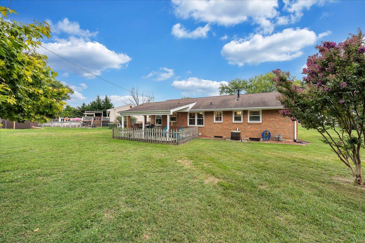 523 Decatur Drive Salem, VA 24153 - Photo 7 of 31 08-D R E A M-2565